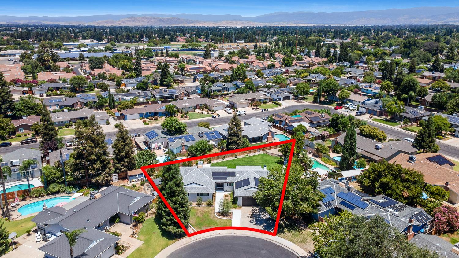 1535 Bliss Ave, Clovis, CA 93611