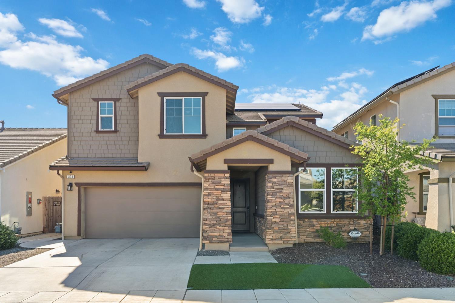 398 Atlantica Dr S, Madera, CA 93636