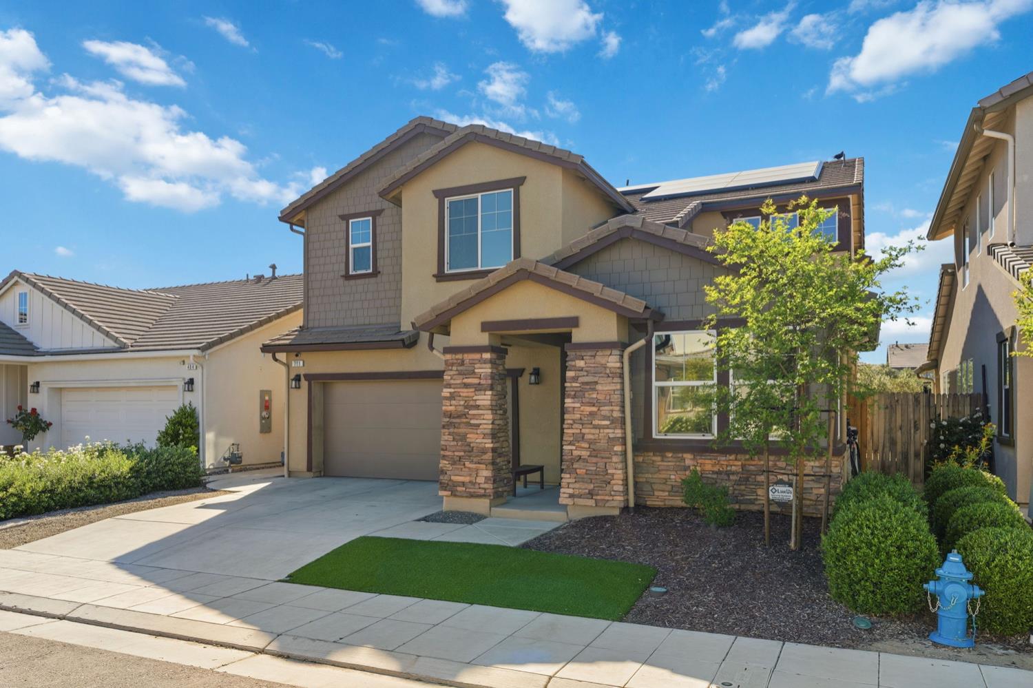 398 Atlantica Dr S, Madera, CA 93636