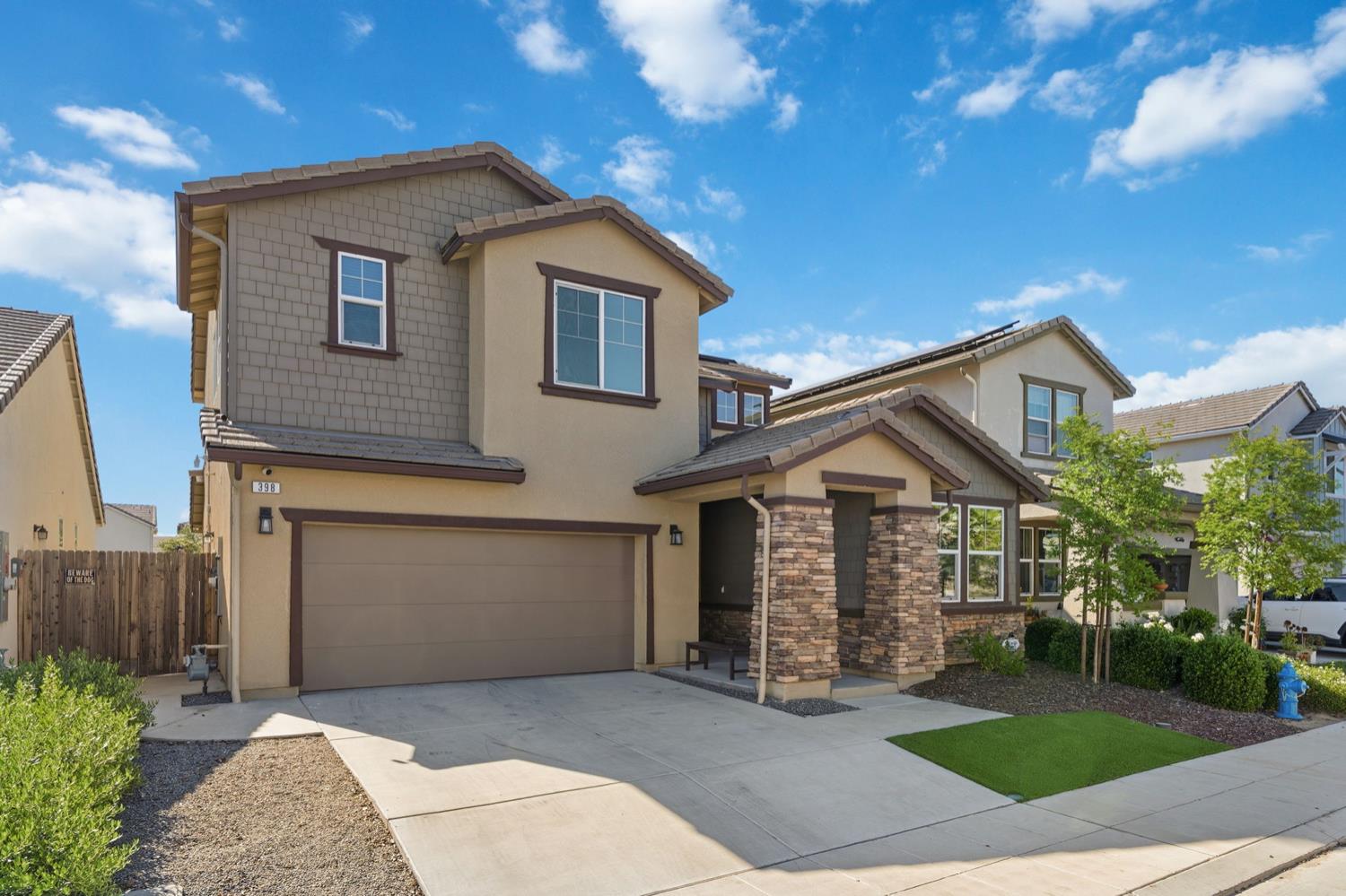 398 Atlantica Dr S, Madera, CA 93636