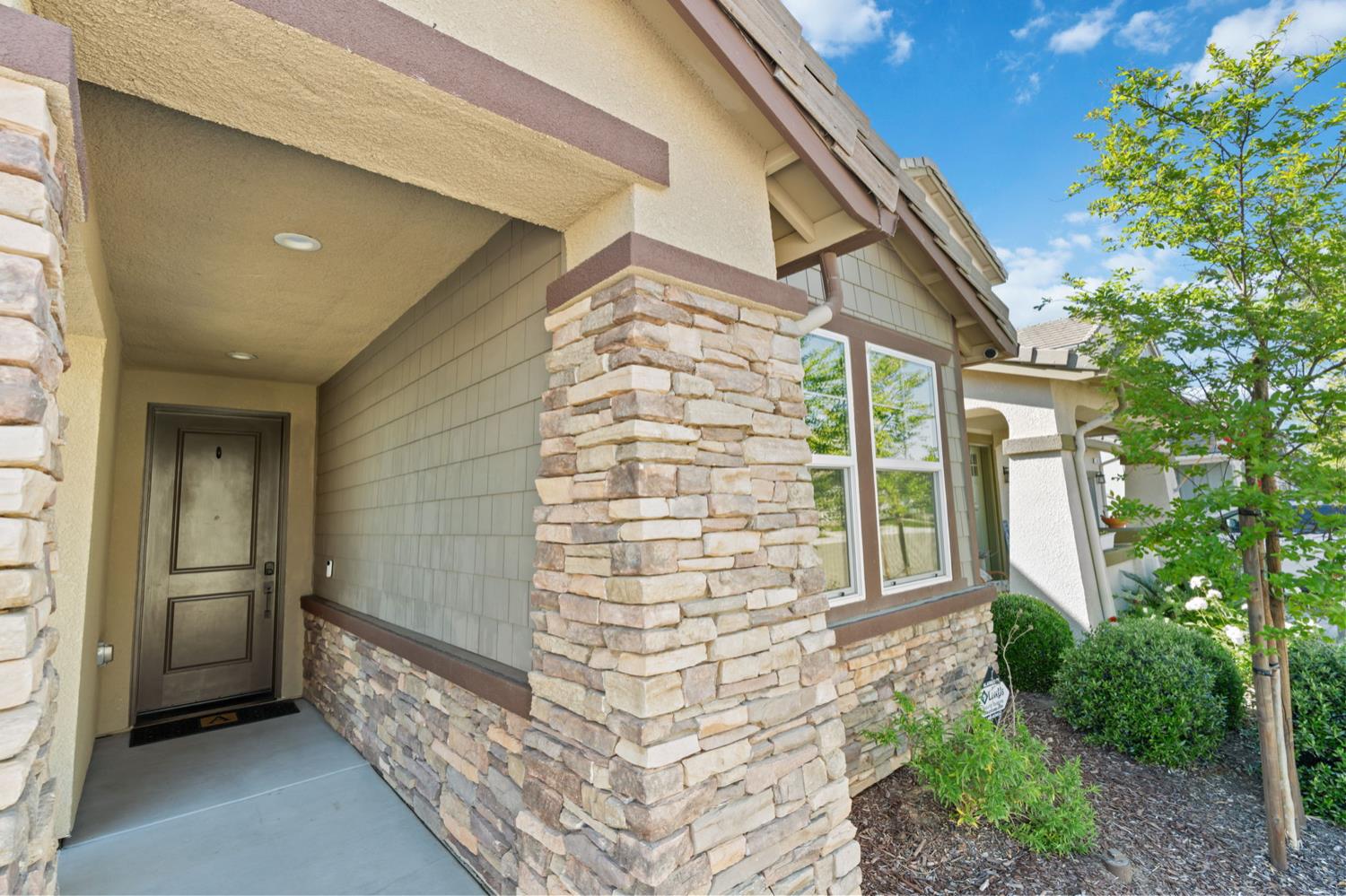 398 Atlantica Dr S, Madera, CA 93636