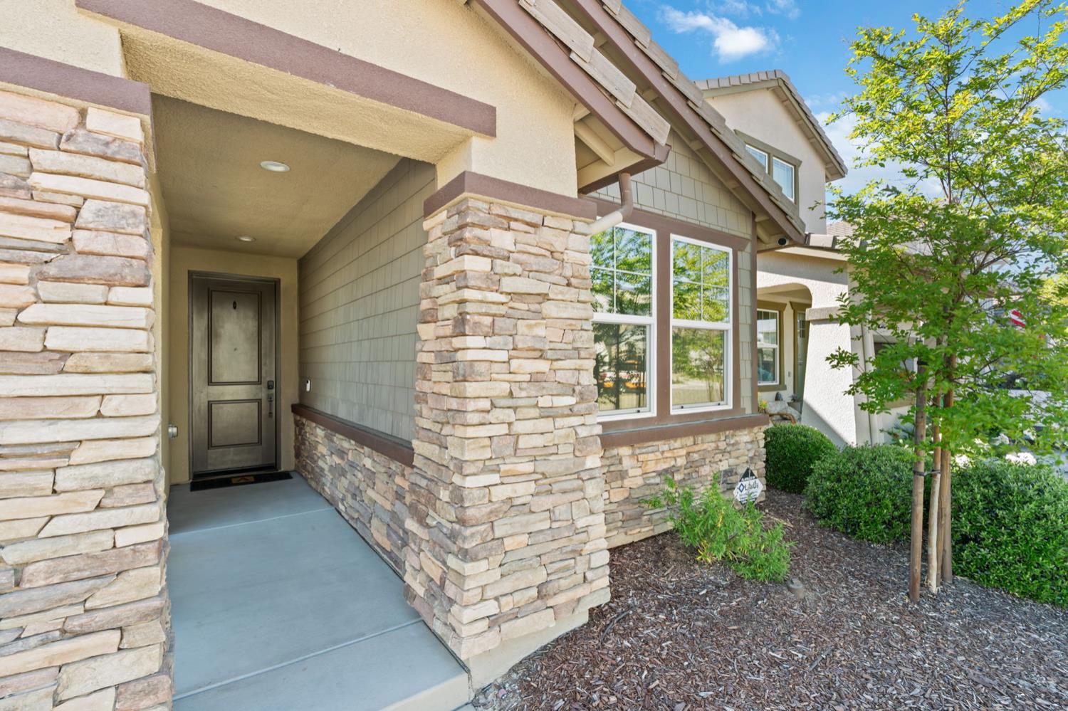 398 Atlantica Dr S, Madera, CA 93636