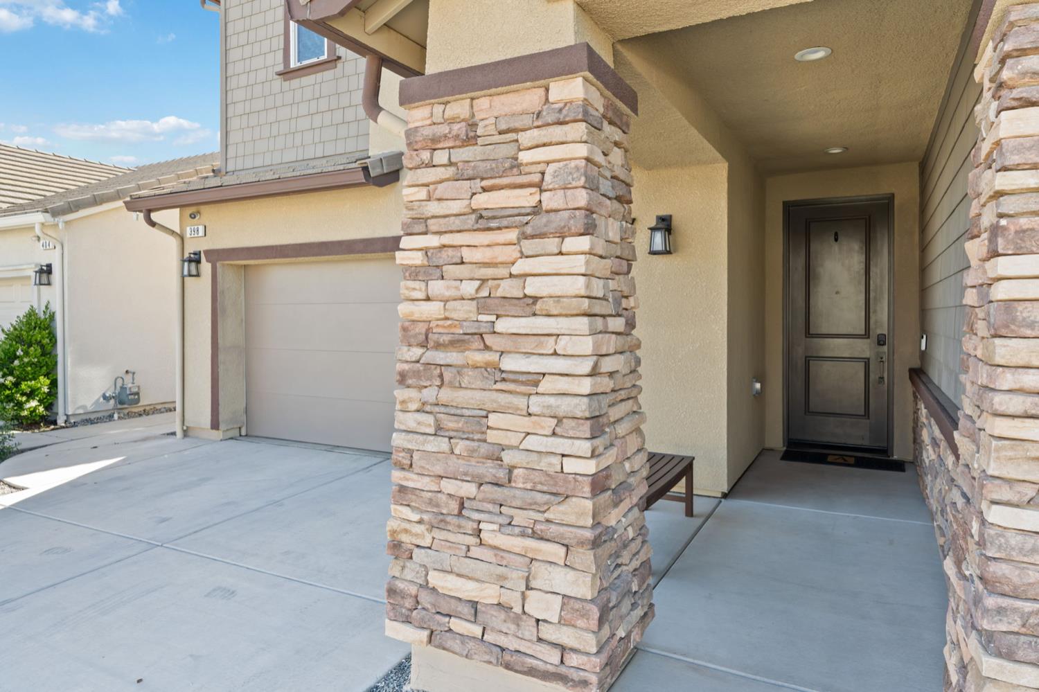 398 Atlantica Dr S, Madera, CA 93636