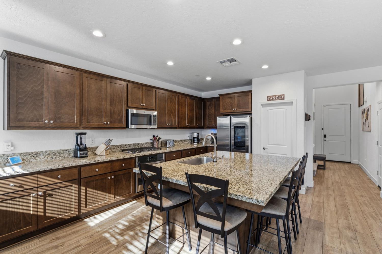 398 Atlantica Dr S, Madera, CA 93636