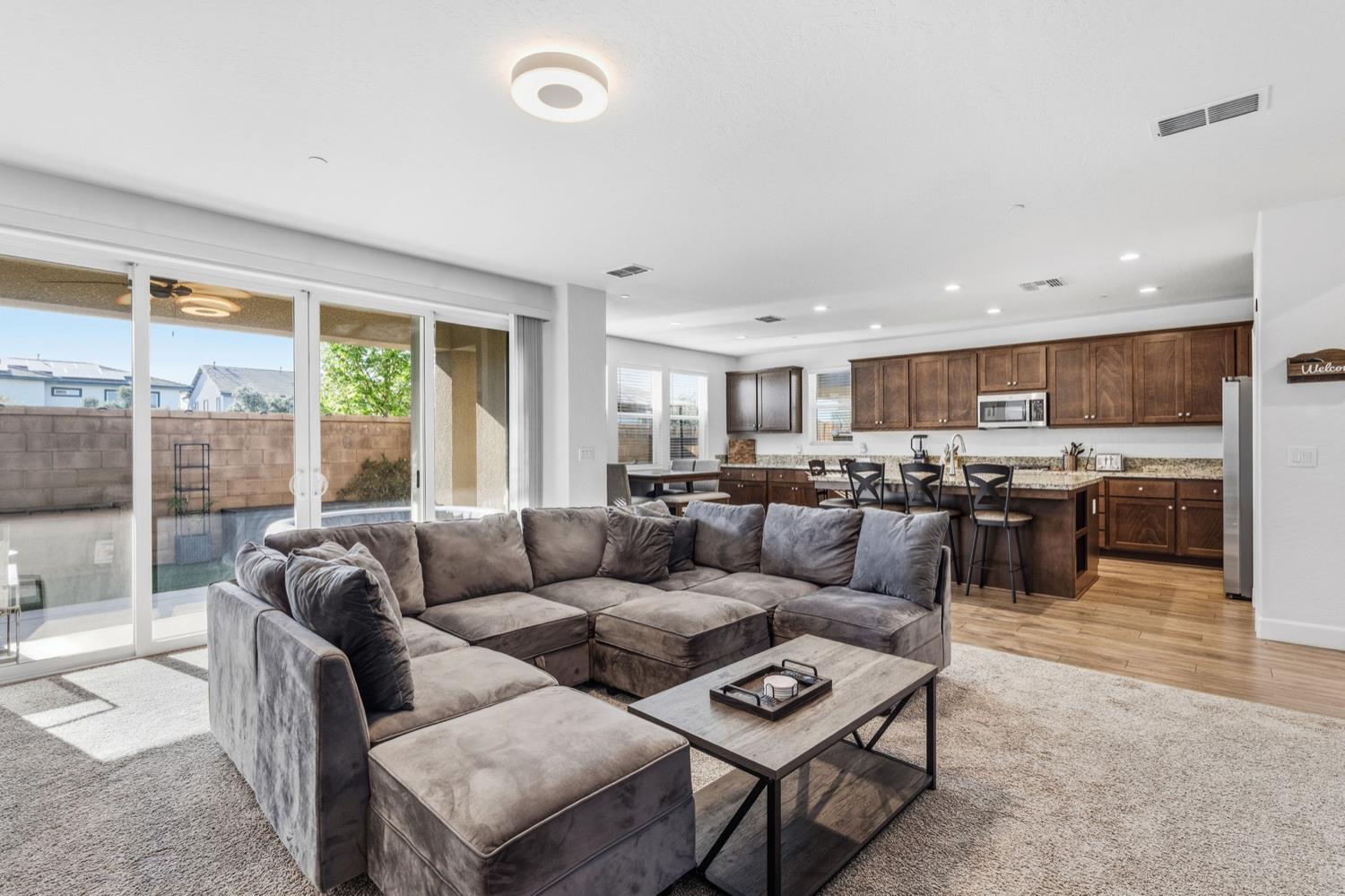 398 Atlantica Dr S, Madera, CA 93636