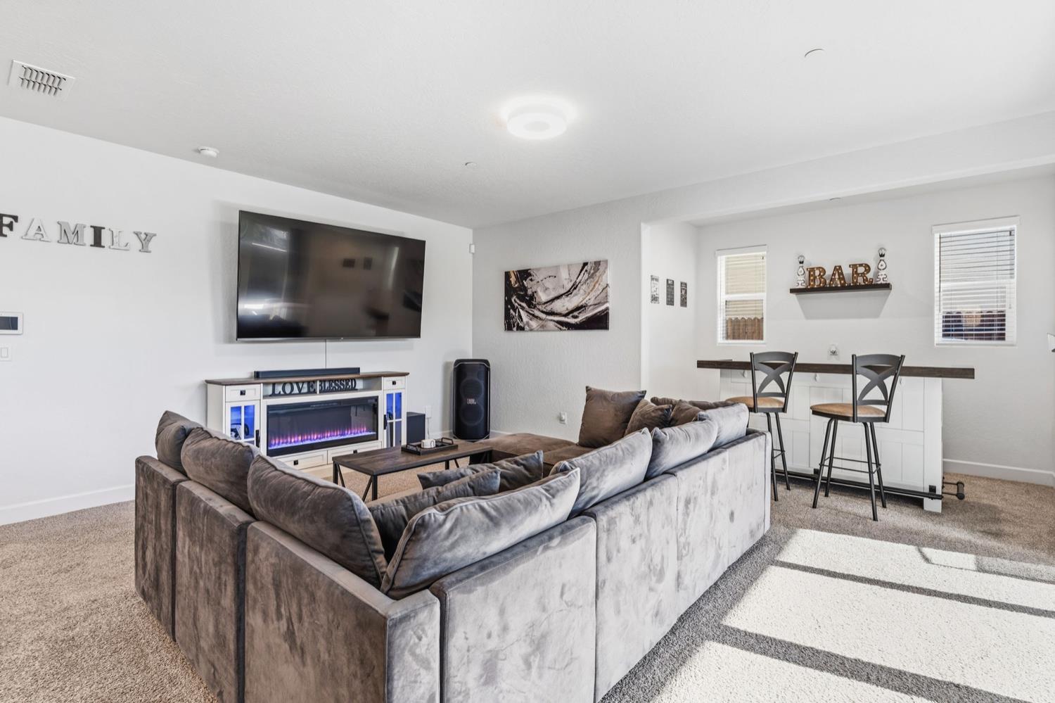 398 Atlantica Dr S, Madera, CA 93636