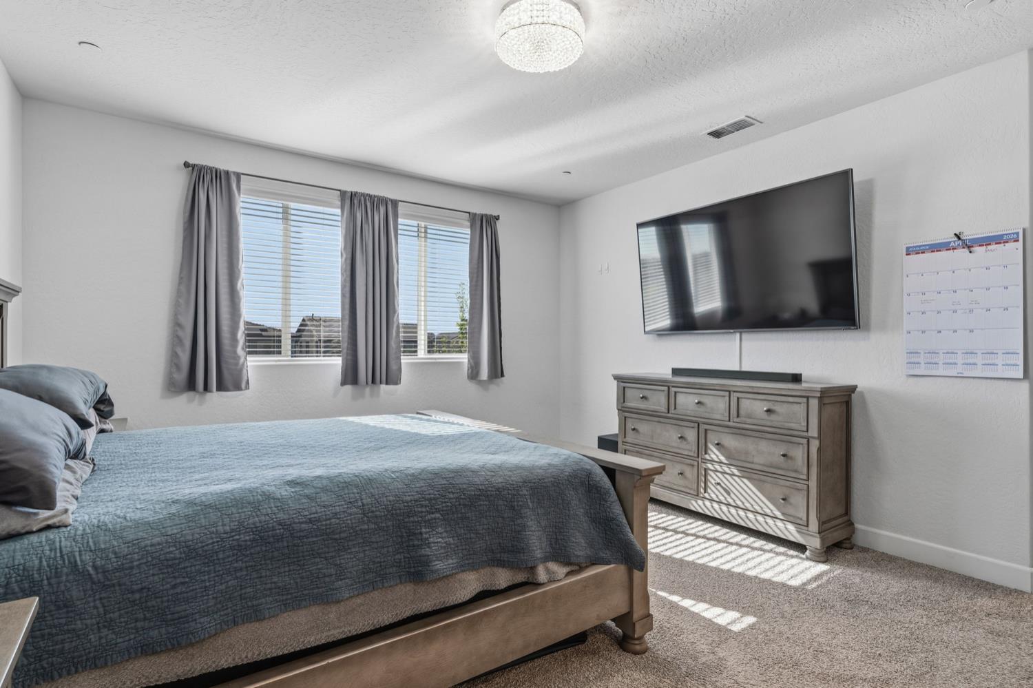 398 Atlantica Dr S, Madera, CA 93636