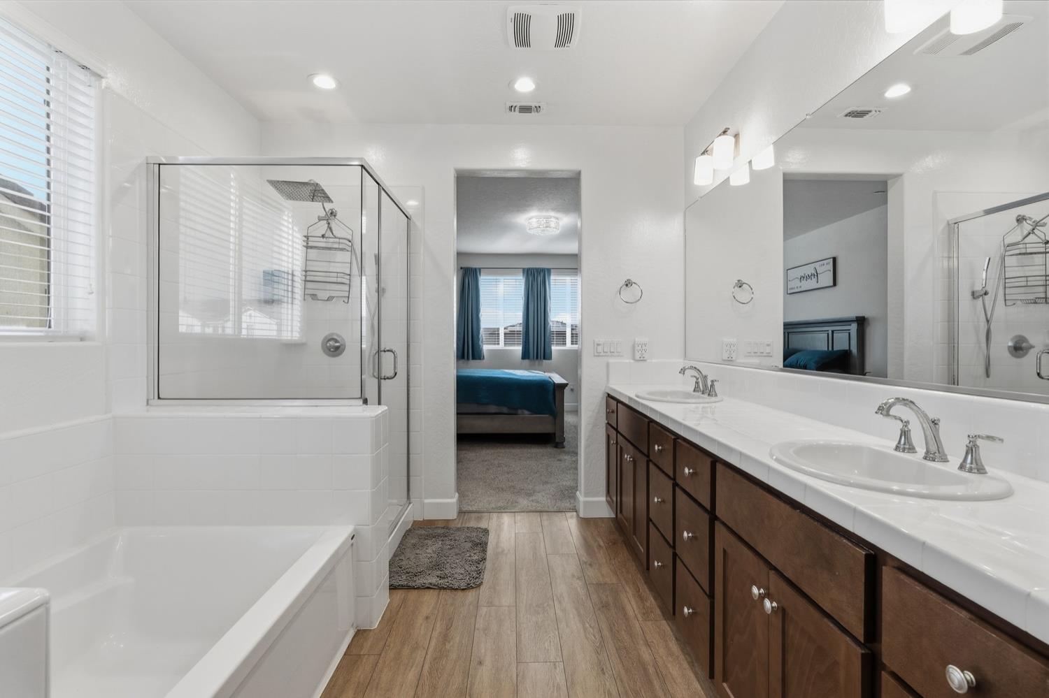 398 Atlantica Dr S, Madera, CA 93636