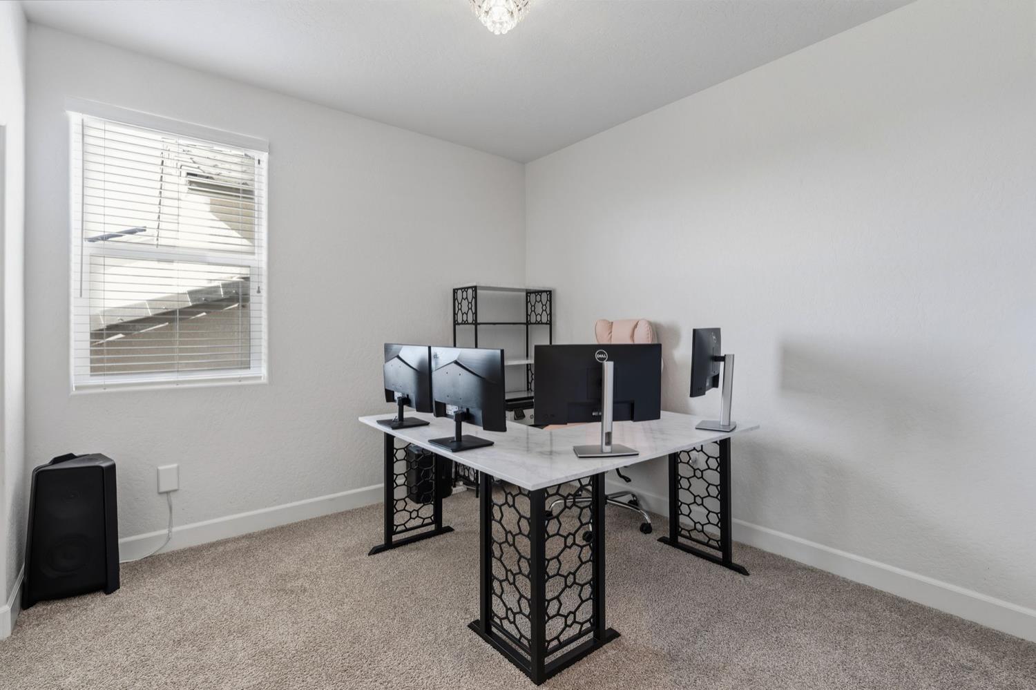 398 Atlantica Dr S, Madera, CA 93636