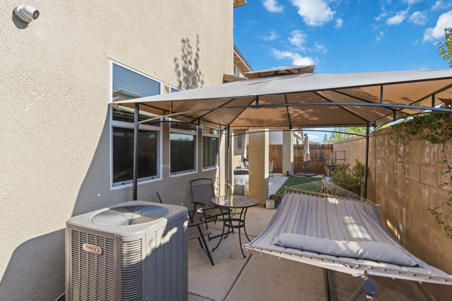 398 Atlantica Dr S, Madera, CA 93636