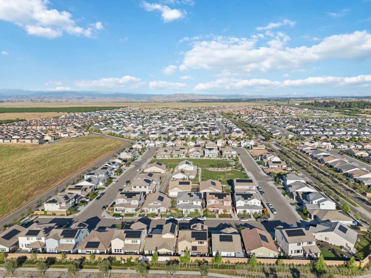 398 Atlantica Dr S, Madera, CA 93636