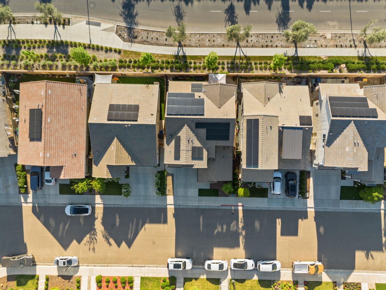 398 Atlantica Dr S, Madera, CA 93636