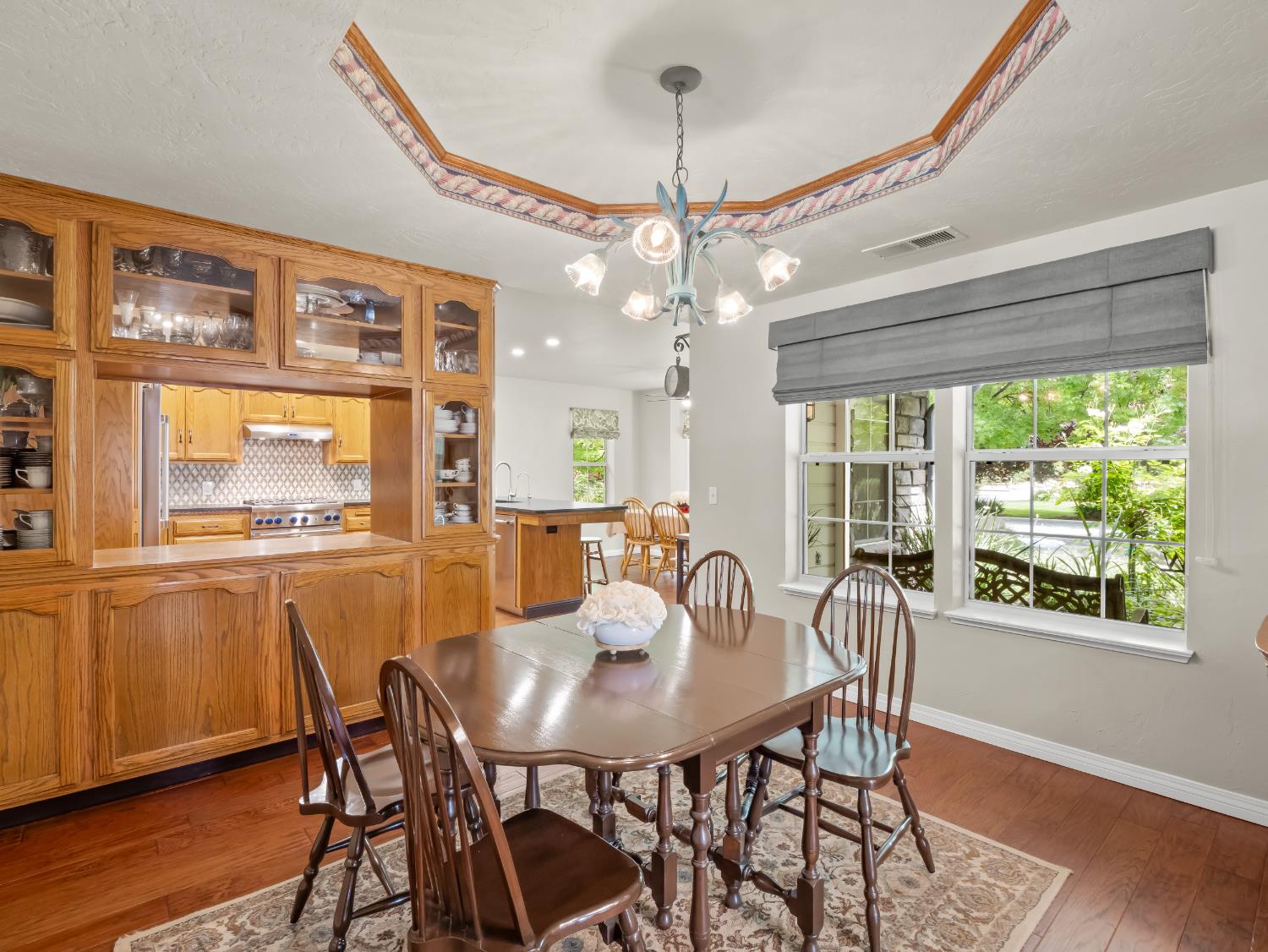 1565 S Highland Ave, Sanger, CA 93657