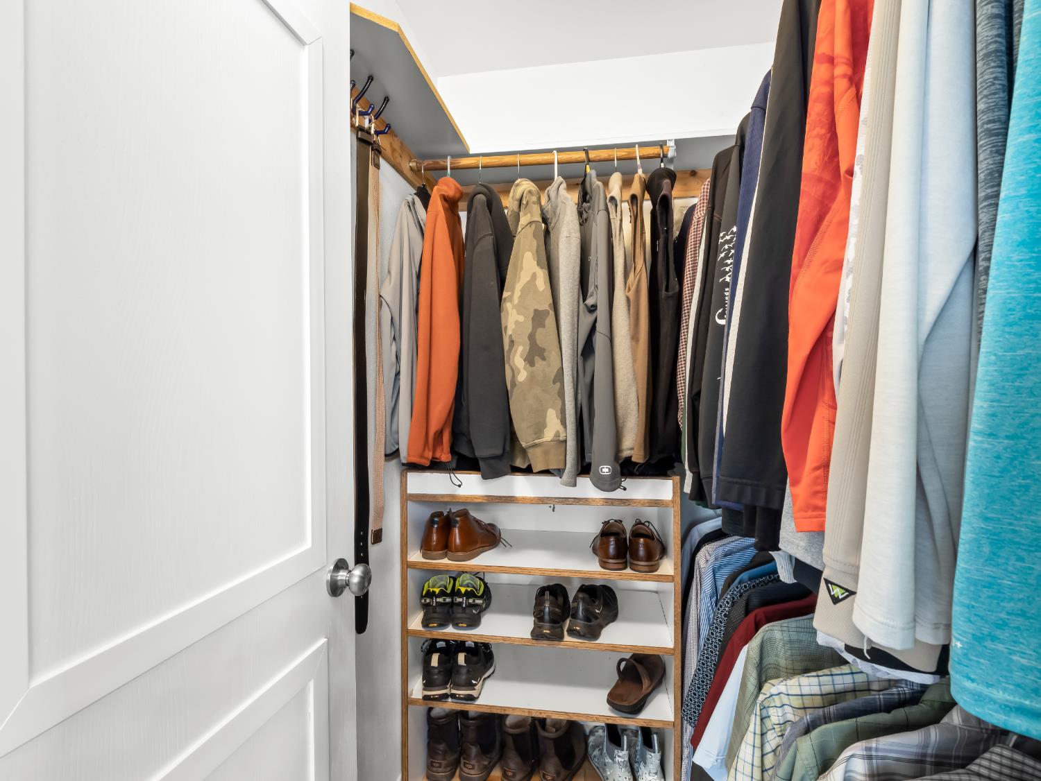 1565 S Highland Ave, Sanger, CA 93657