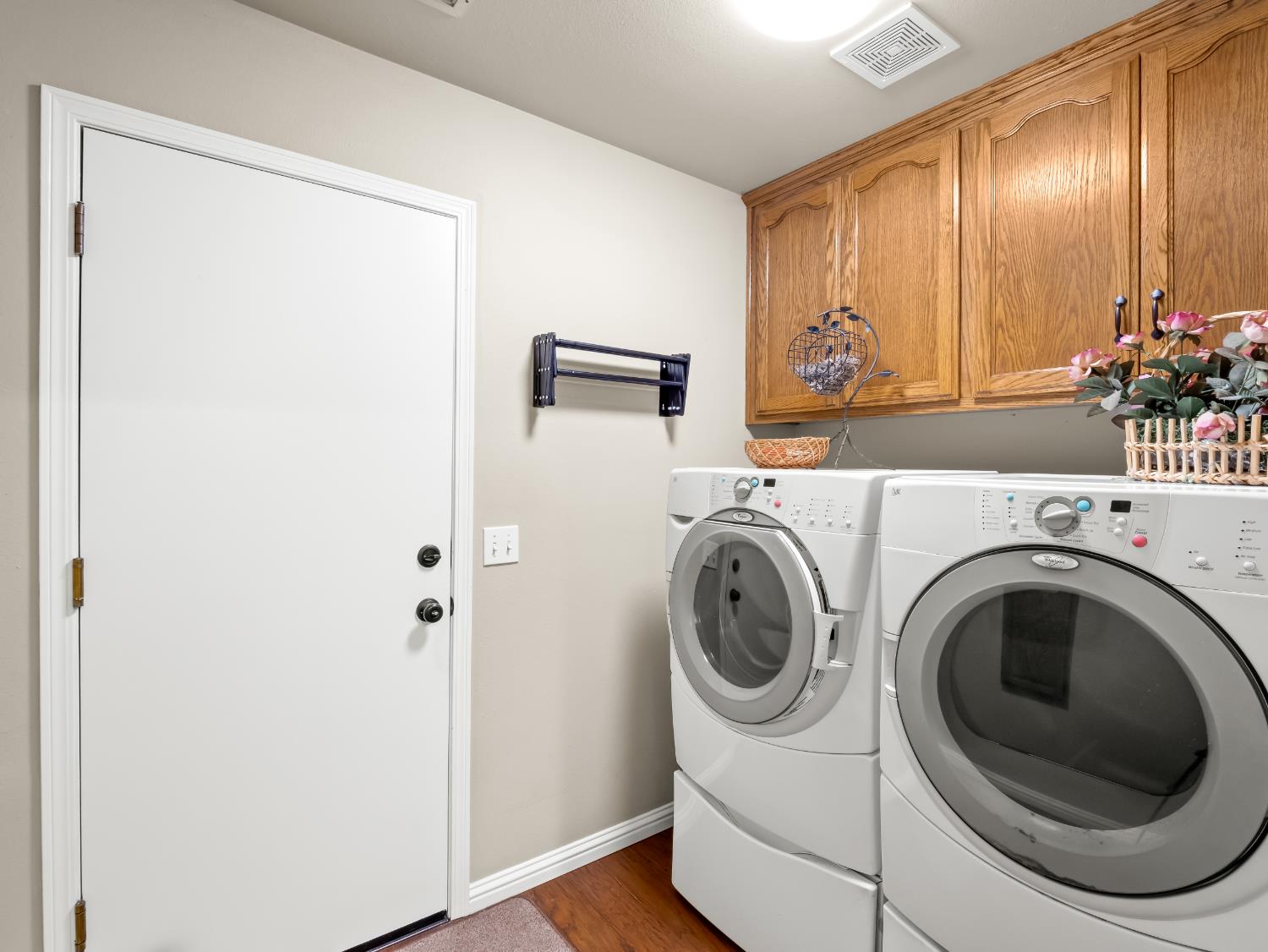 1565 S Highland Ave, Sanger, CA 93657