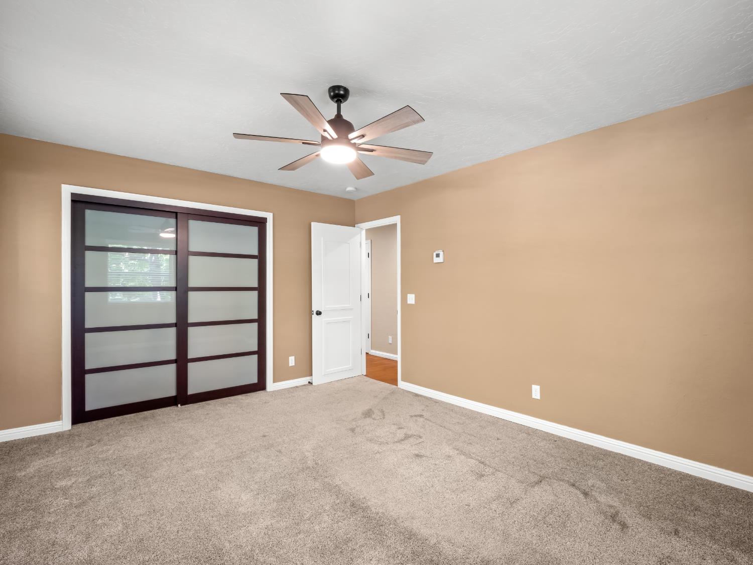 1565 S Highland Ave, Sanger, CA 93657