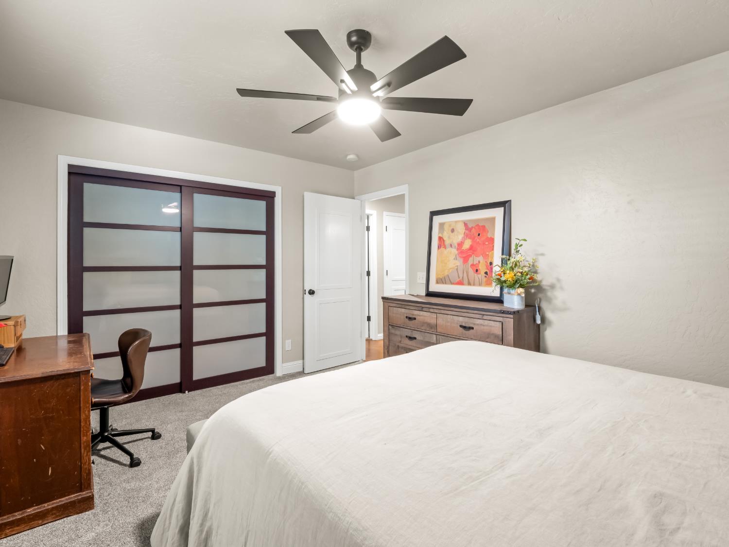 1565 S Highland Ave, Sanger, CA 93657