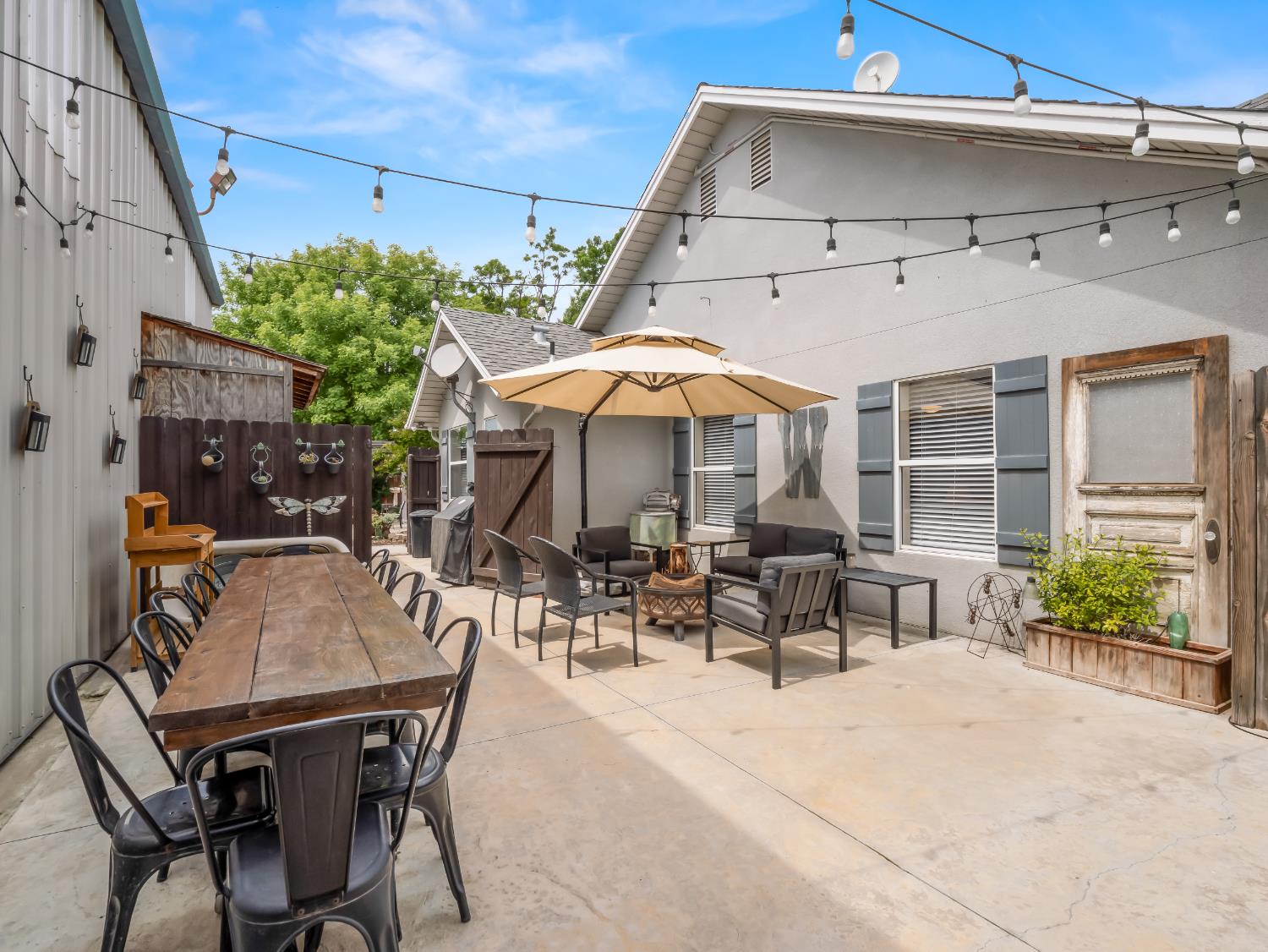 1565 S Highland Ave, Sanger, CA 93657