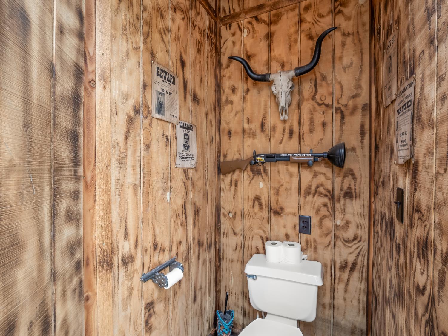 1565 S Highland Ave, Sanger, CA 93657