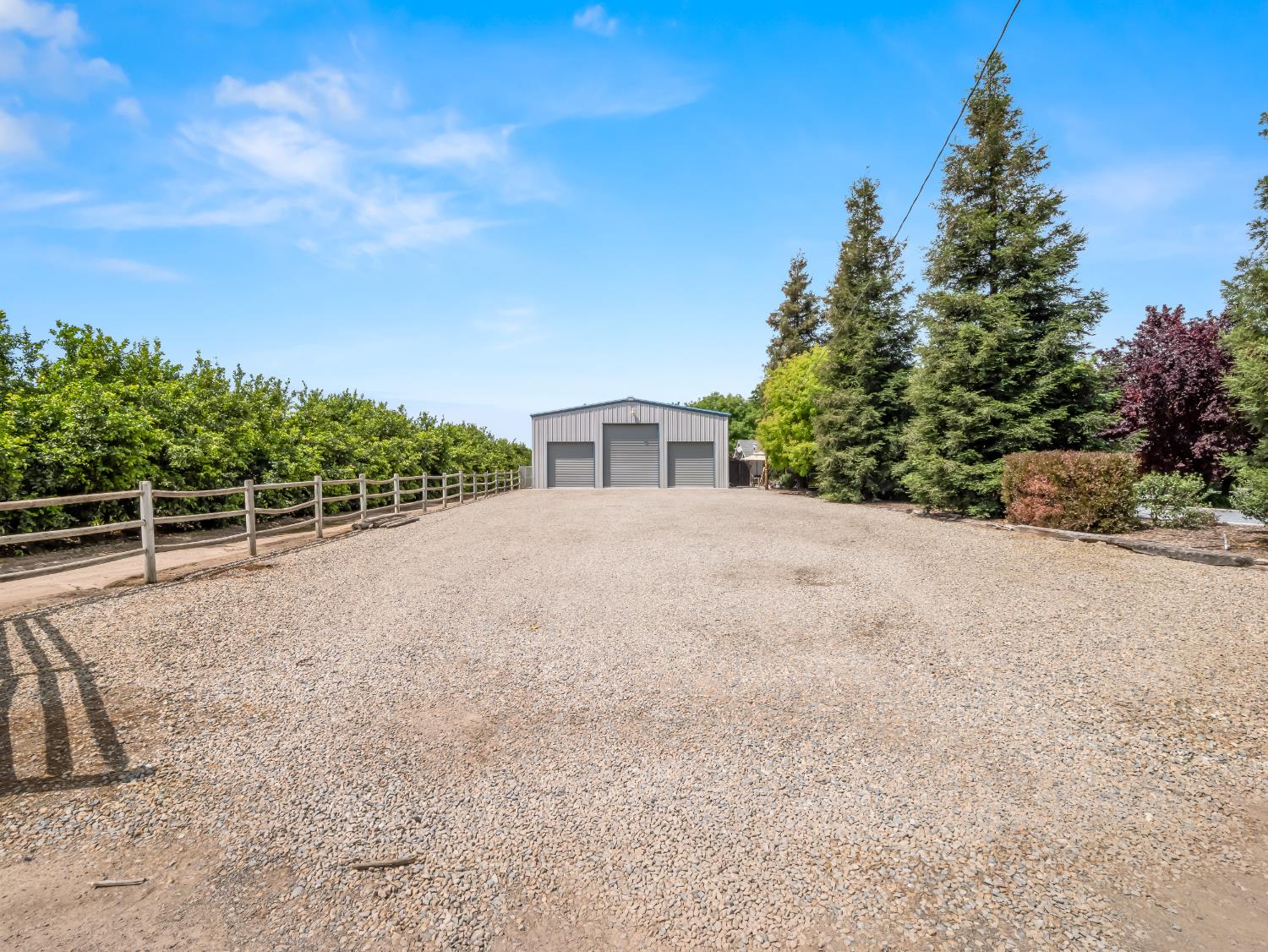 1565 S Highland Ave, Sanger, CA 93657