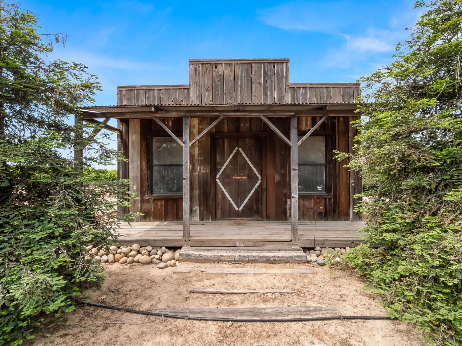 1565 S Highland Ave, Sanger, CA 93657