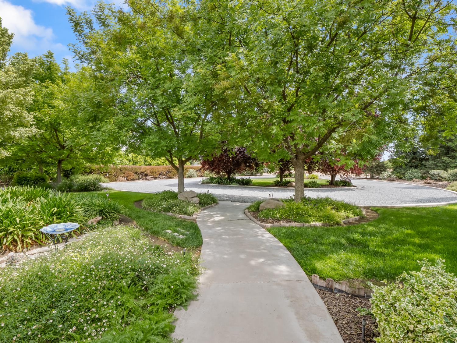 1565 S Highland Ave, Sanger, CA 93657