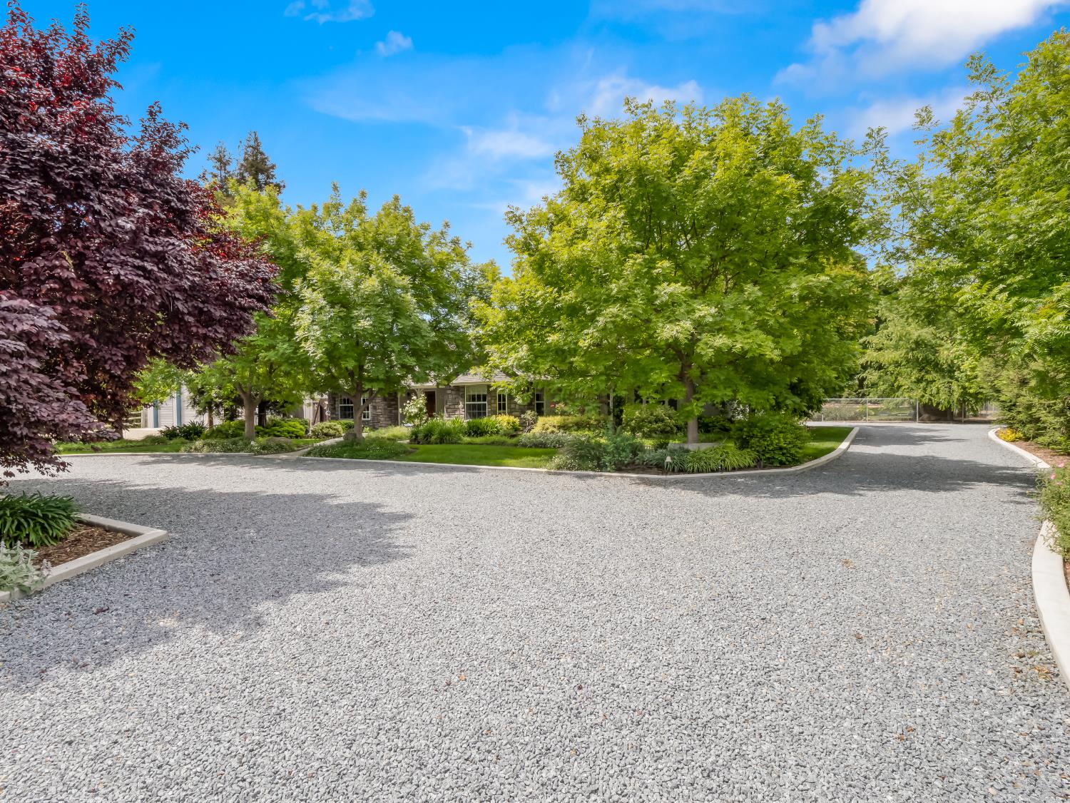 1565 S Highland Ave, Sanger, CA 93657