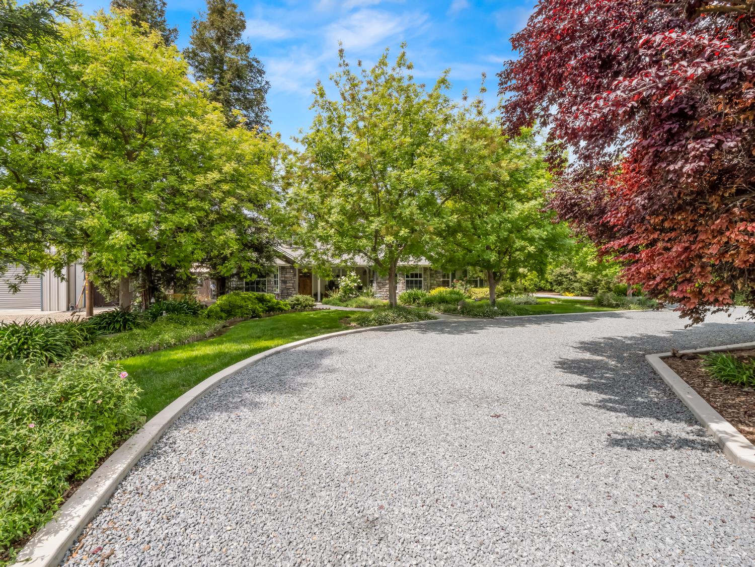 1565 S Highland Ave, Sanger, CA 93657