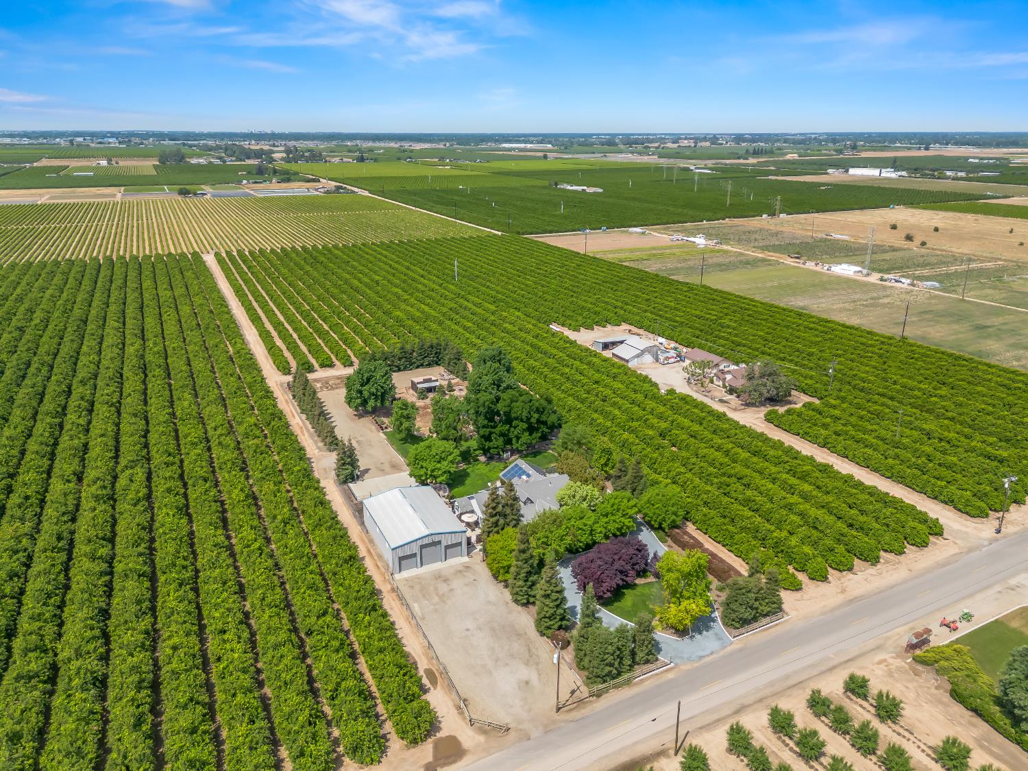 1565 S Highland Ave, Sanger, CA 93657