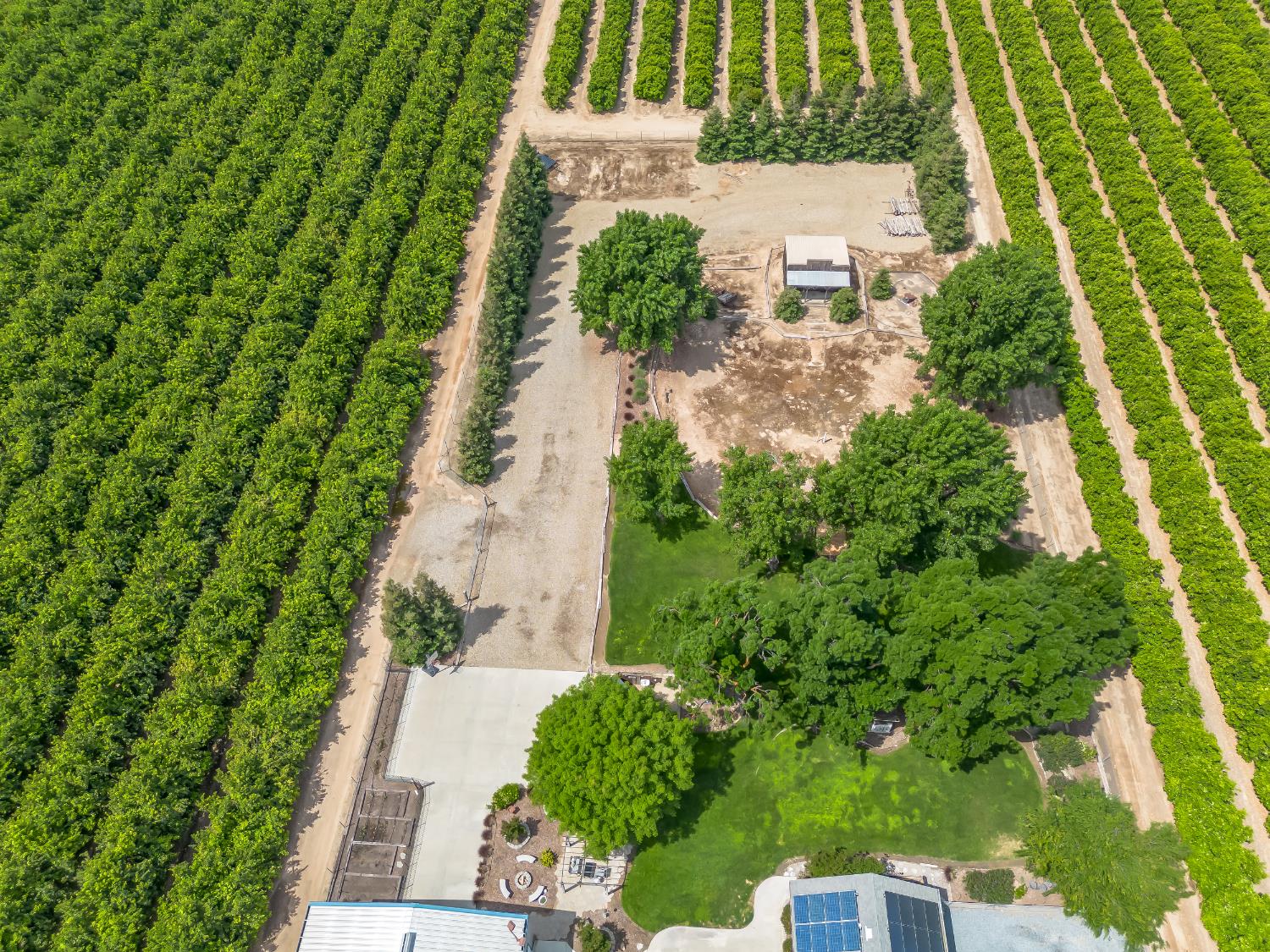 1565 S Highland Ave, Sanger, CA 93657