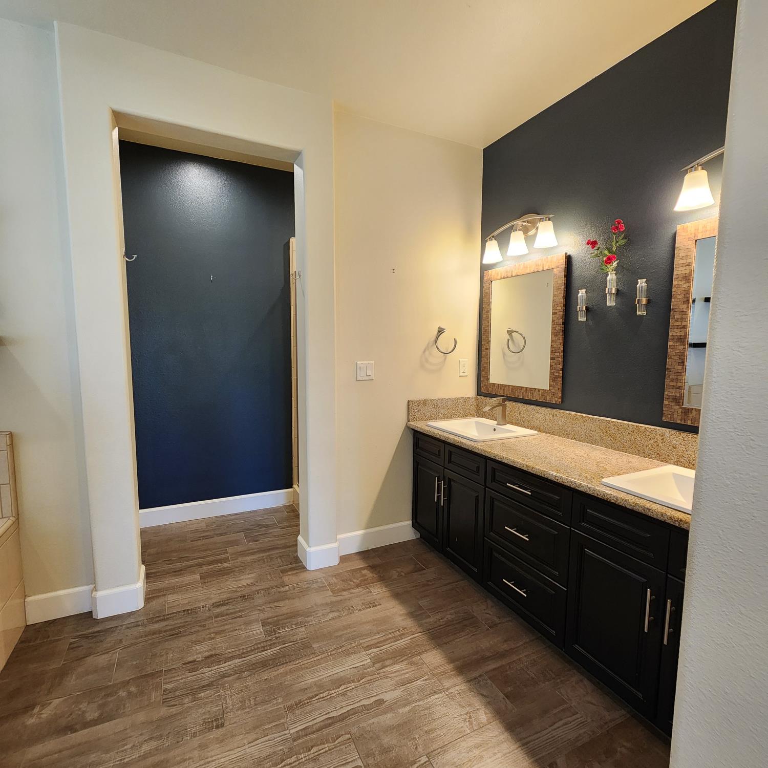 4479 N Emerald Peak Dr, Clovis, CA 93619