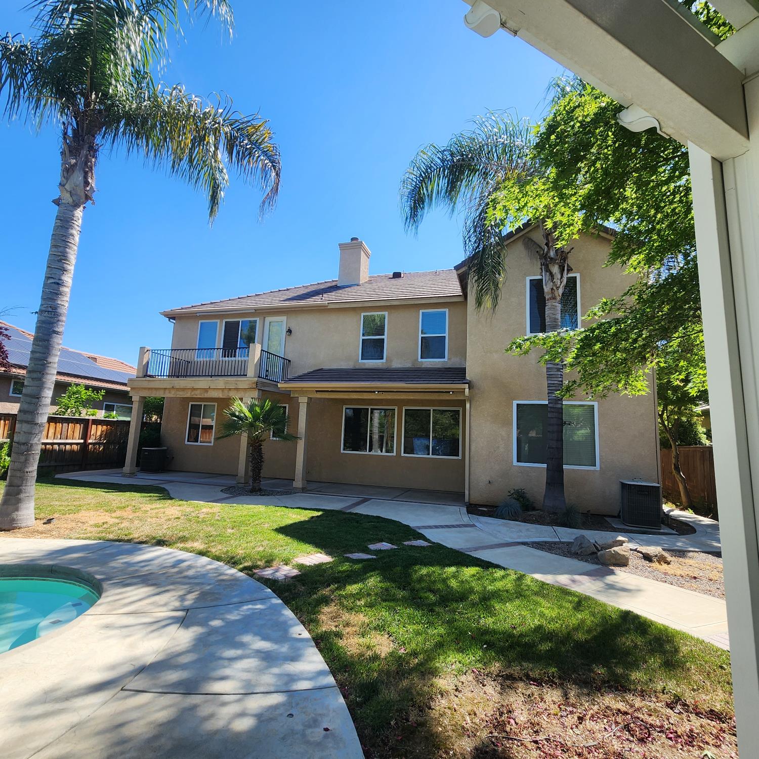 4479 N Emerald Peak Dr, Clovis, CA 93619