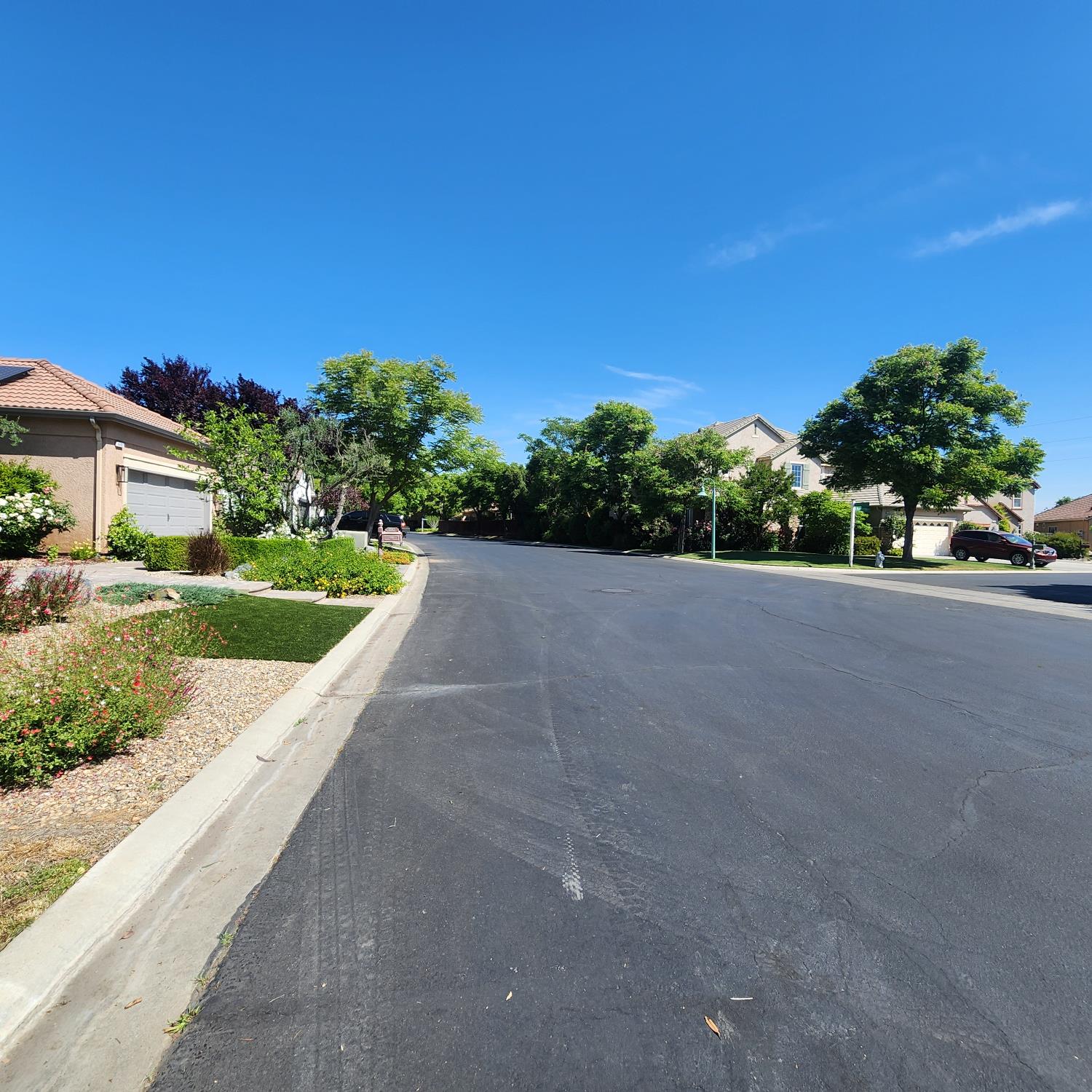 4479 N Emerald Peak Dr, Clovis, CA 93619