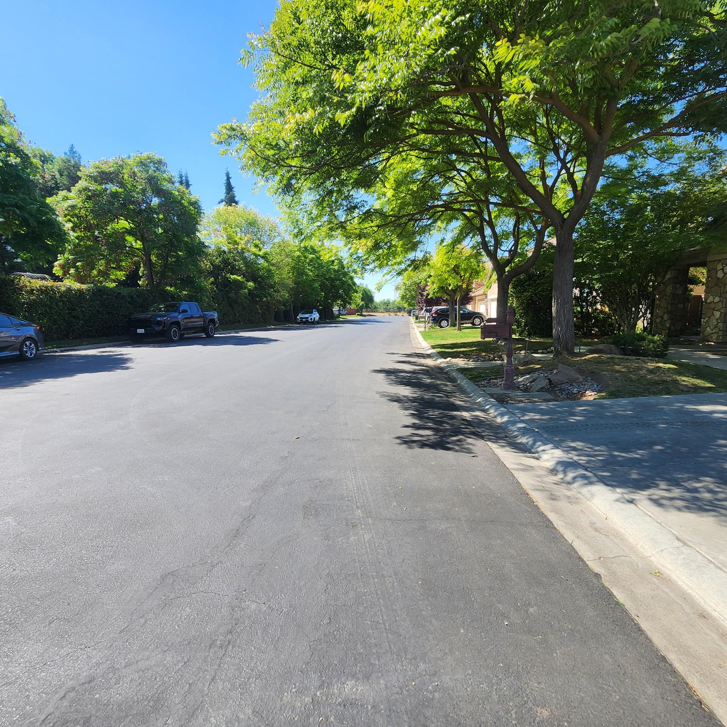 4479 N Emerald Peak Dr, Clovis, CA 93619