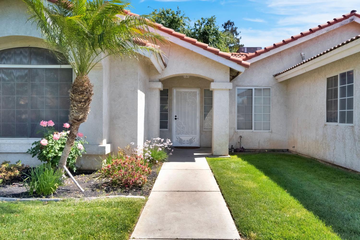 553 Grenache Ave, Madera, CA 93637