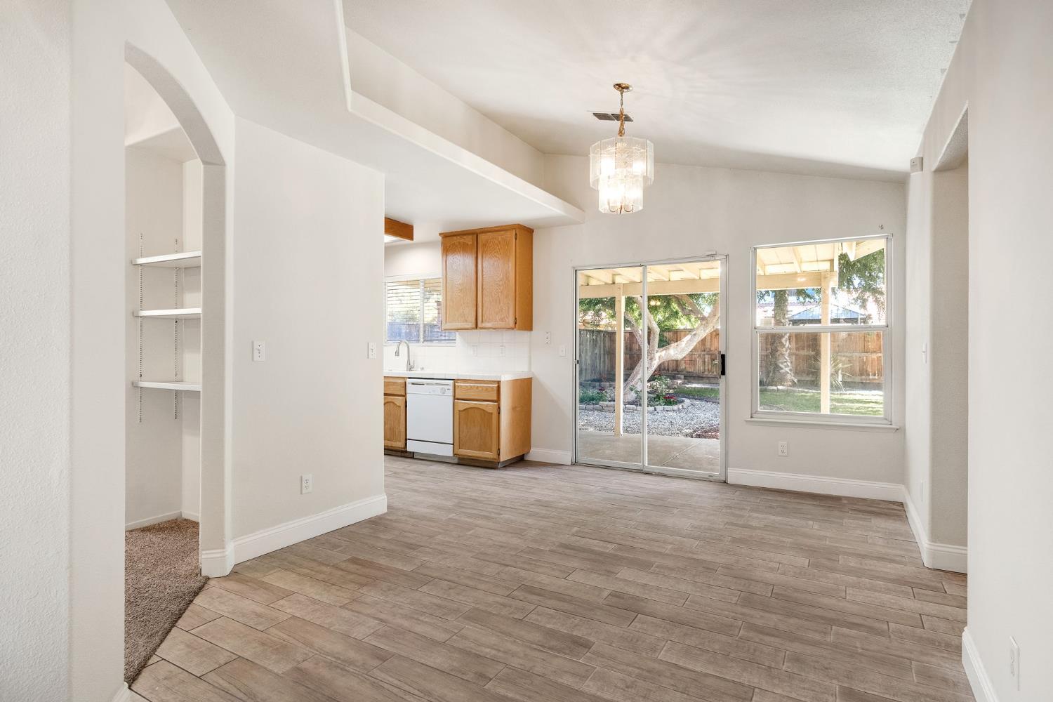 553 Grenache Ave, Madera, CA 93637