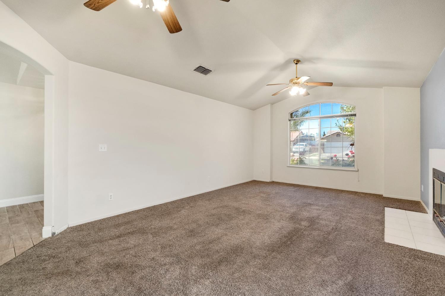 553 Grenache Ave, Madera, CA 93637