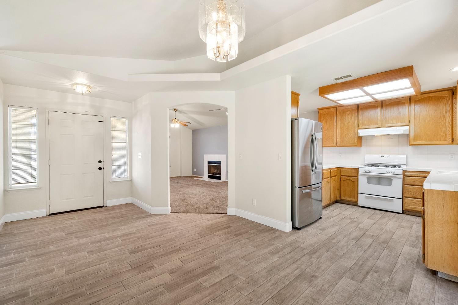 553 Grenache Ave, Madera, CA 93637