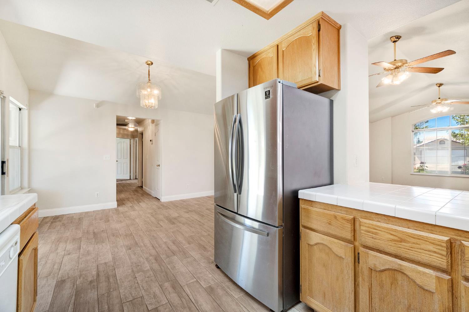 553 Grenache Ave, Madera, CA 93637