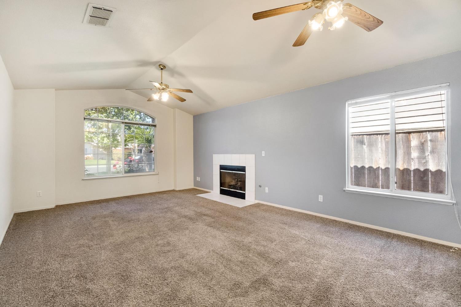 553 Grenache Ave, Madera, CA 93637