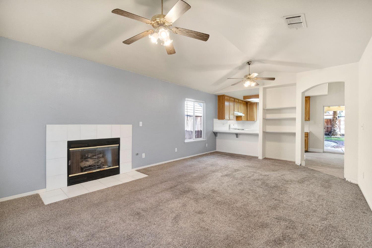 553 Grenache Ave, Madera, CA 93637