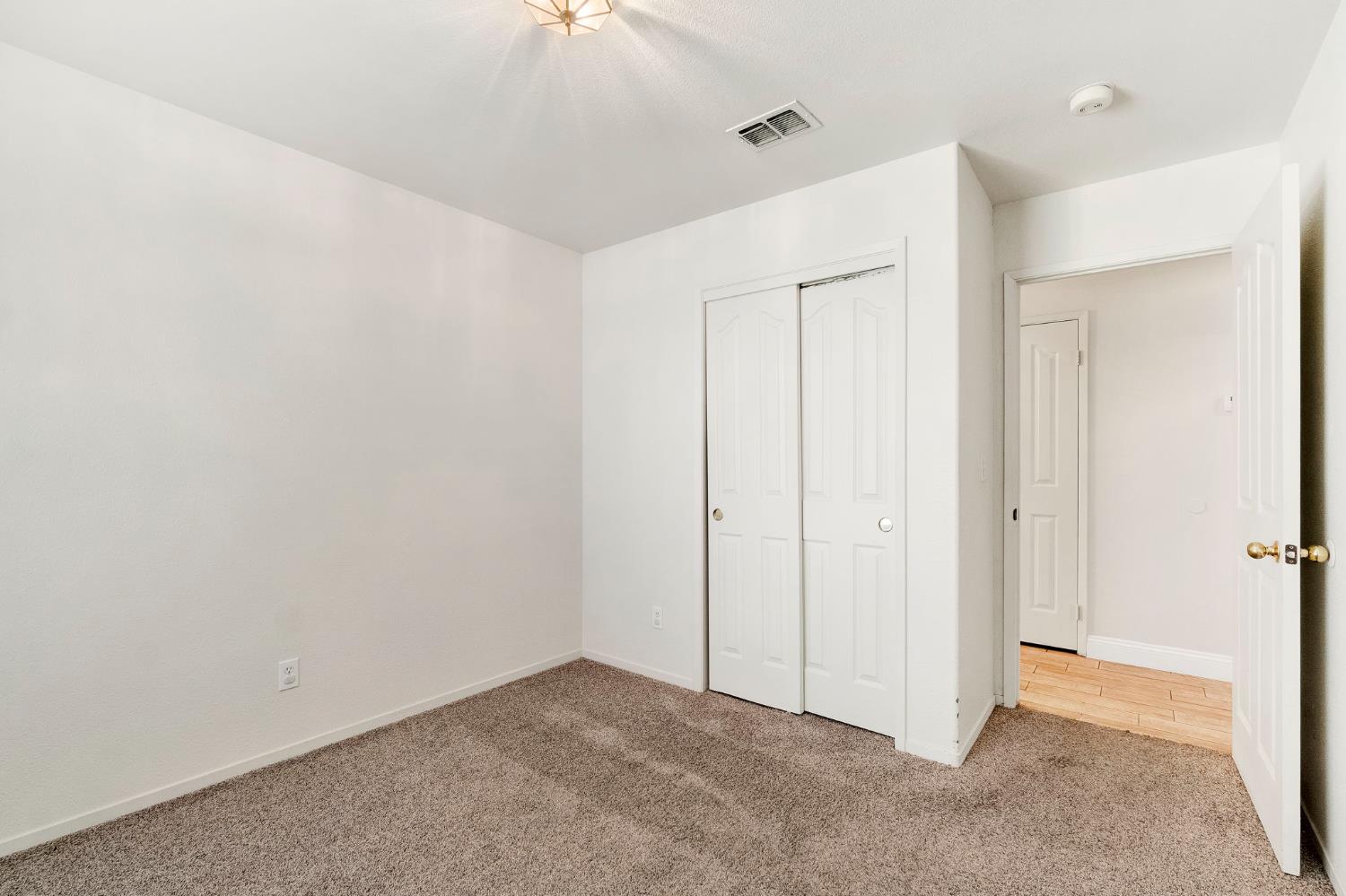 553 Grenache Ave, Madera, CA 93637