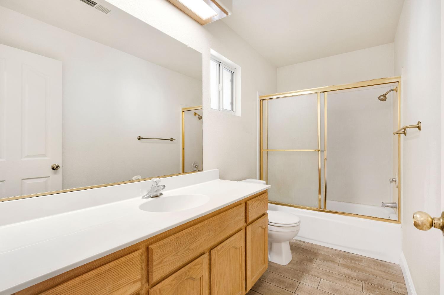 553 Grenache Ave, Madera, CA 93637