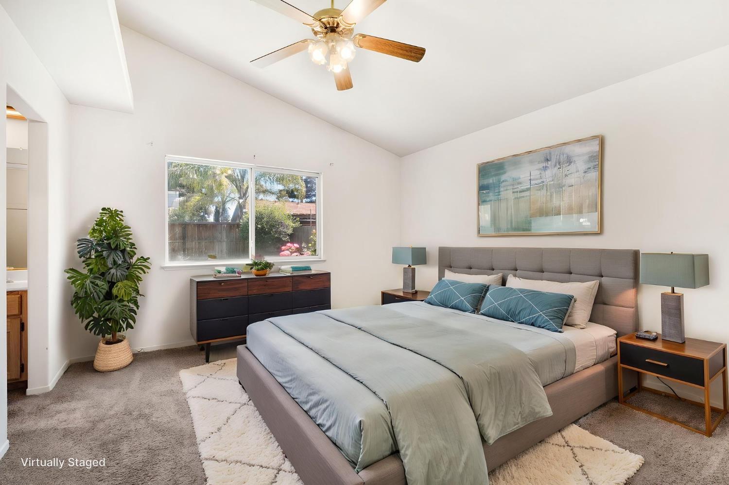 553 Grenache Ave, Madera, CA 93637