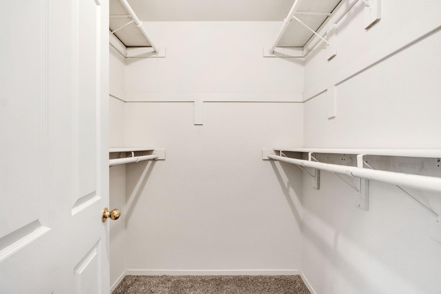 553 Grenache Ave, Madera, CA 93637