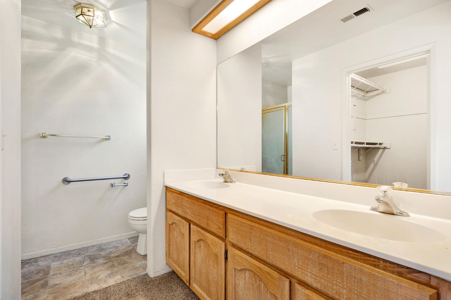 553 Grenache Ave, Madera, CA 93637