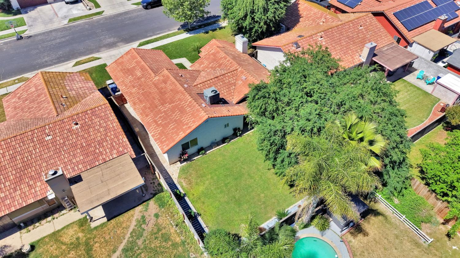 553 Grenache Ave, Madera, CA 93637