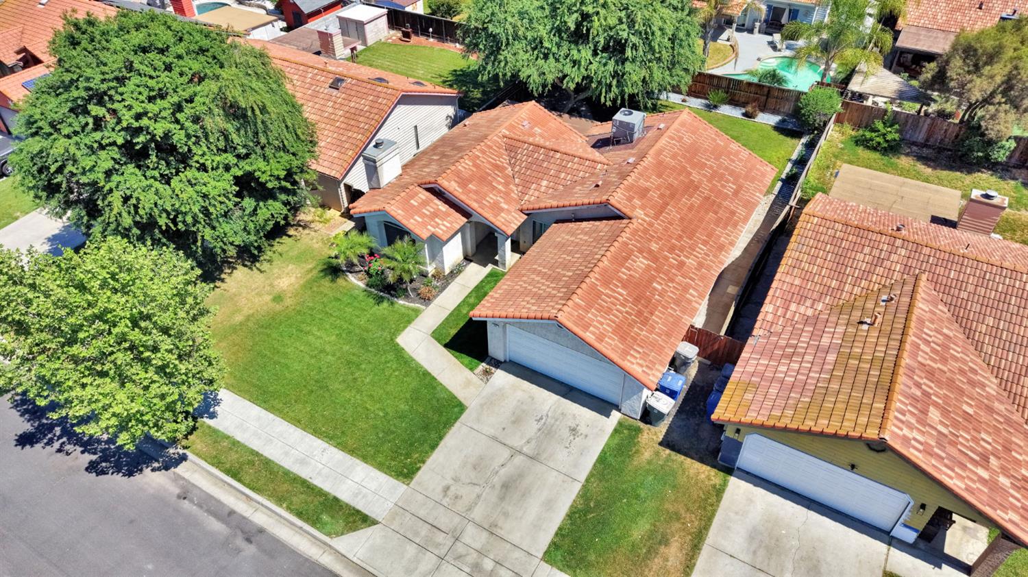 553 Grenache Ave, Madera, CA 93637