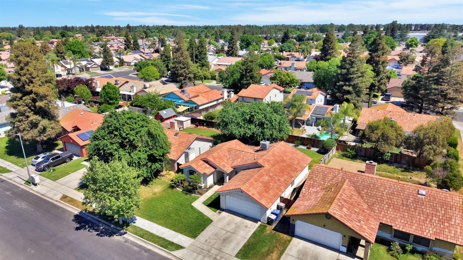 553 Grenache Ave, Madera, CA 93637