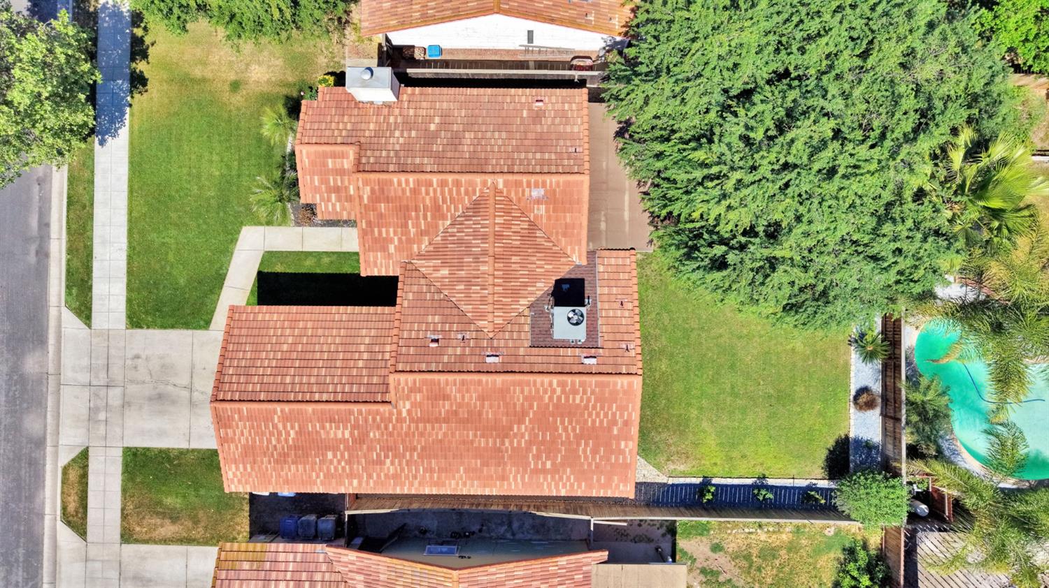 553 Grenache Ave, Madera, CA 93637